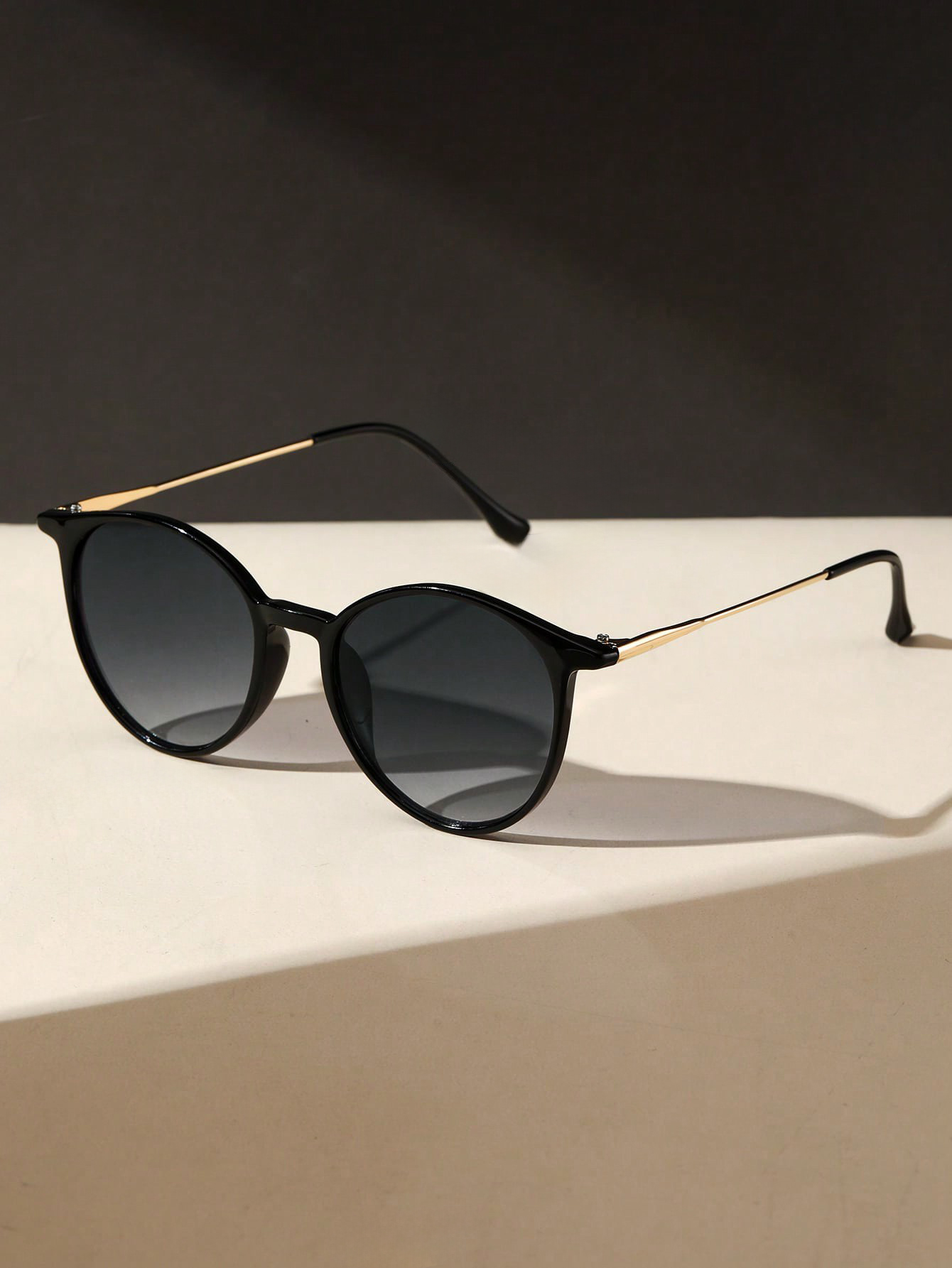 1PC Fashion Round Metal Women  - Men'S Fashion Accessories 评论和价格