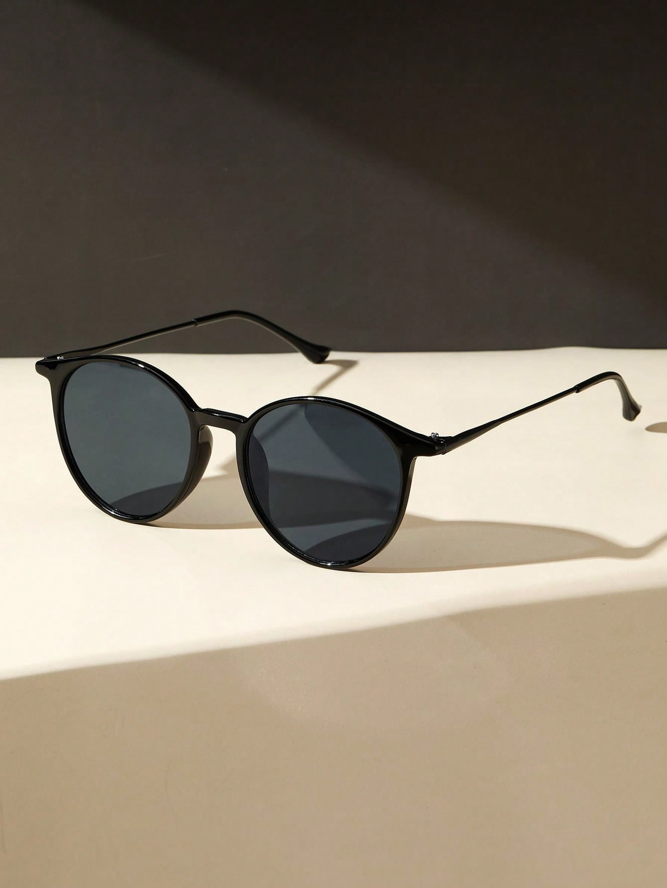 1PC Fashion Round Metal Women  - Men'S Fashion Accessories 评论和价格